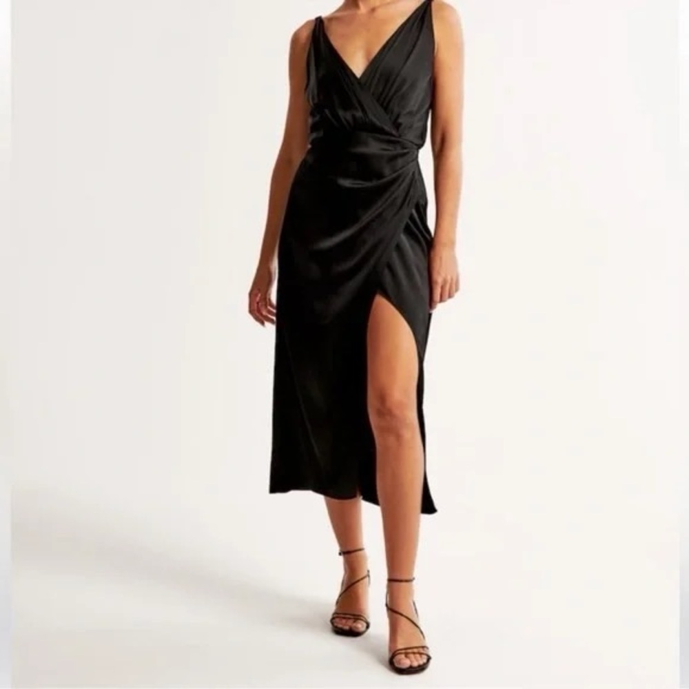NWT. Abercrombie & Fitch Satin Draped Wrap Midi Dress. Size small.